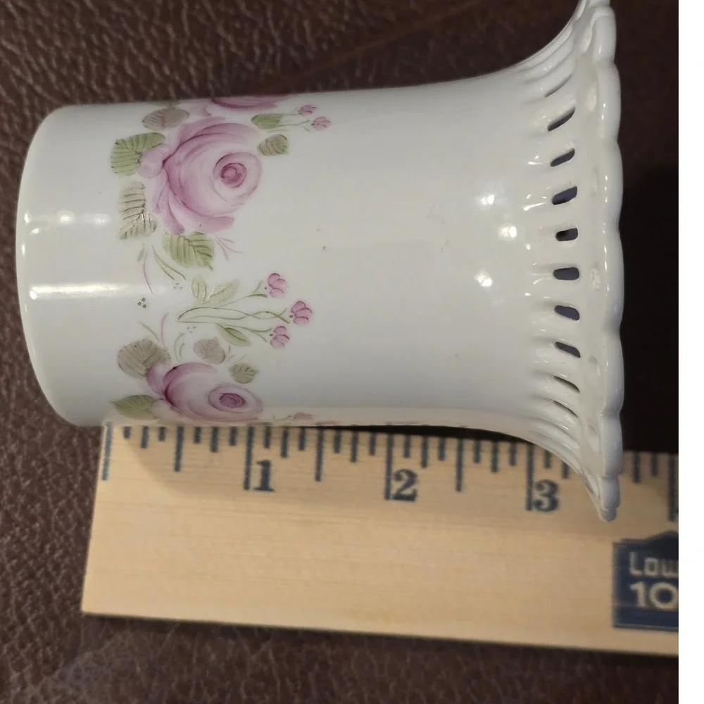 Marco Polo‎ Exklusiv Design Hand Painted Pink Rose Pierced Porcelain Vase 3.5